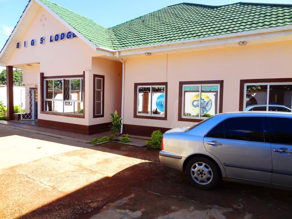 Big 5 Junior Lodge Lubumbashi Ngoại thất bức ảnh